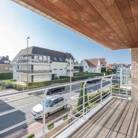 Luxueus Afgewerkt Op Steenworp De Zee Met Zonnig Terras En Dubbele Staanplaats Apartment